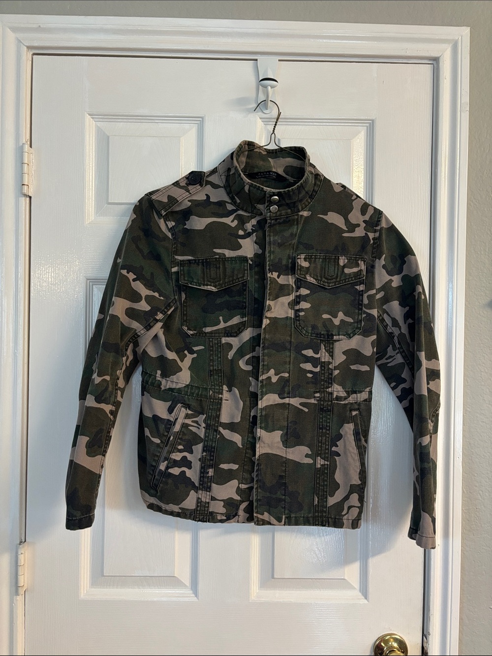Zara Men's Camouflage Field Jacket in Green and Khaki